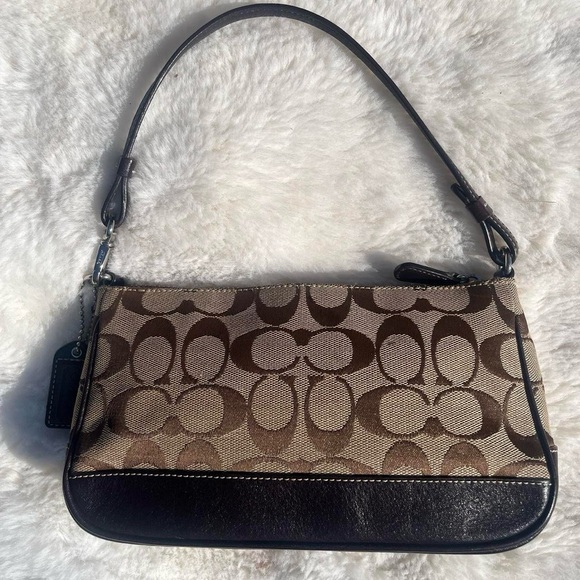 Vintage Coach Dark Brown Hampton Demi Baguette 6094. Y2K - Picture 3 of 9